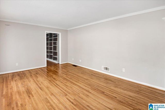 948 RIDGEWOOD CIRCLE, Birmingham, AL 35235