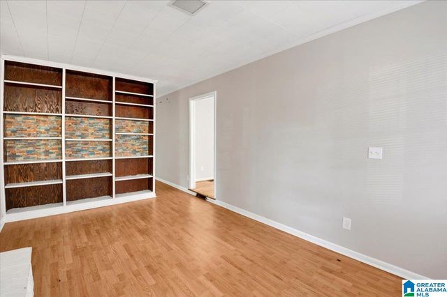 948 RIDGEWOOD CIRCLE, Birmingham, AL 35235