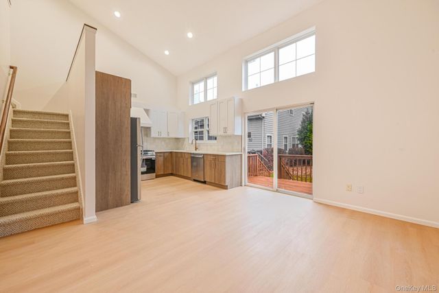 11 Northwood Blvd, Central Islip, NY 11722