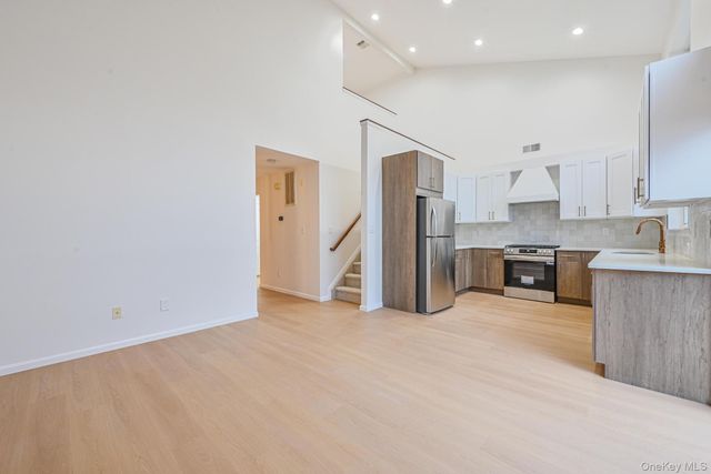 11 Northwood Blvd, Central Islip, NY 11722