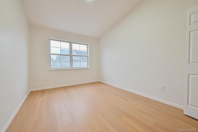 11 Northwood Blvd, Central Islip, NY 11722