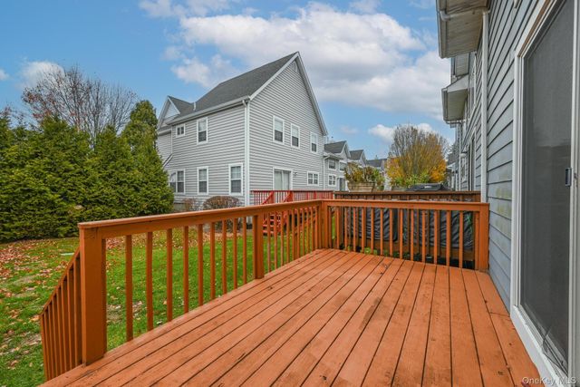 11 Northwood Blvd, Central Islip, NY 11722