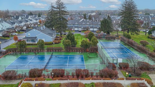 11 Northwood Blvd, Central Islip, NY 11722