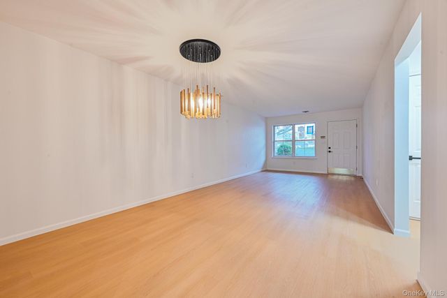 11 Northwood Blvd, Central Islip, NY 11722