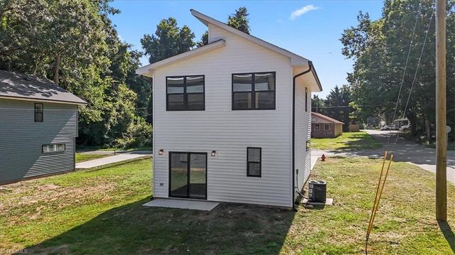212 S Carter Street, Liberty, NC 27298