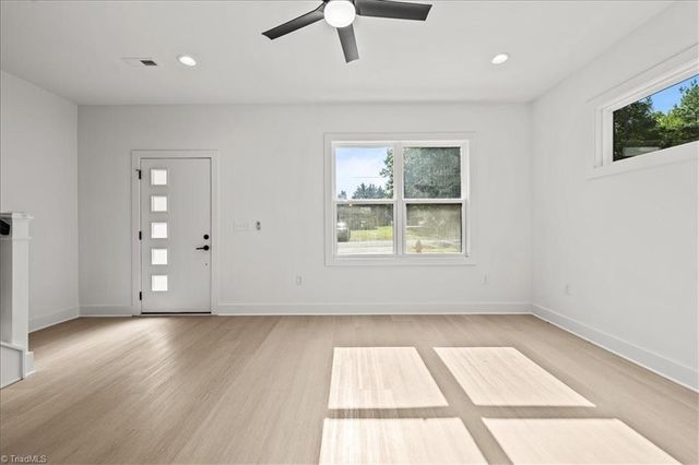 212 S Carter Street, Liberty, NC 27298