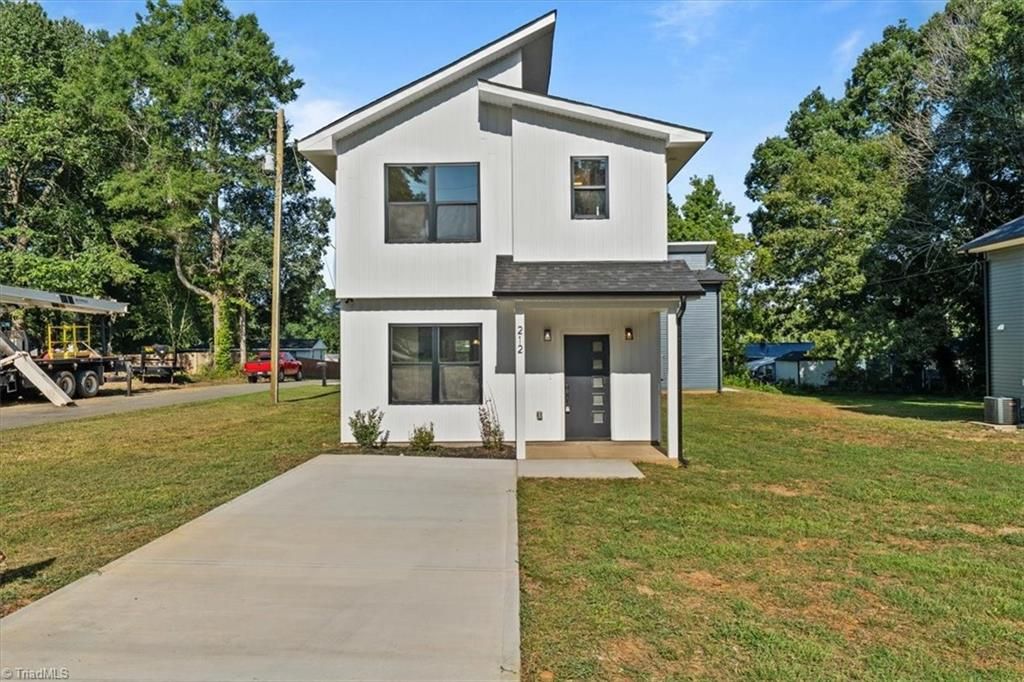 212 S Carter Street, Liberty, NC 27298