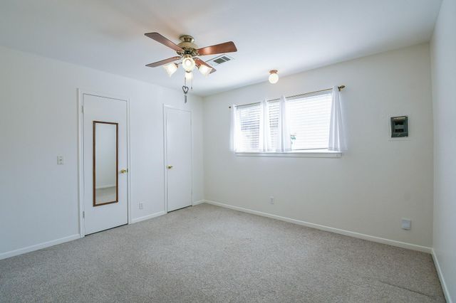 129 Cannon Street, Clute, TX 77531