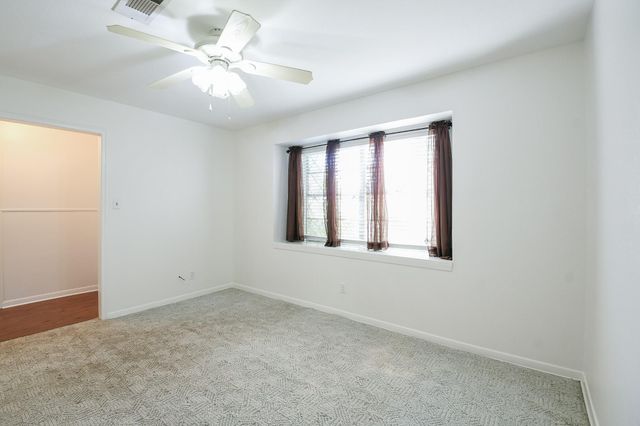 129 Cannon Street, Clute, TX 77531