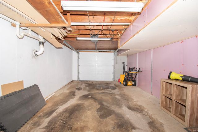 522 N Meadow Lane, Kendallville, IN 46755