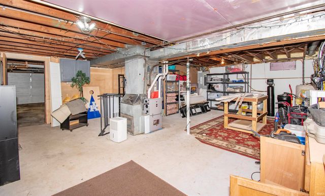 522 N Meadow Lane, Kendallville, IN 46755