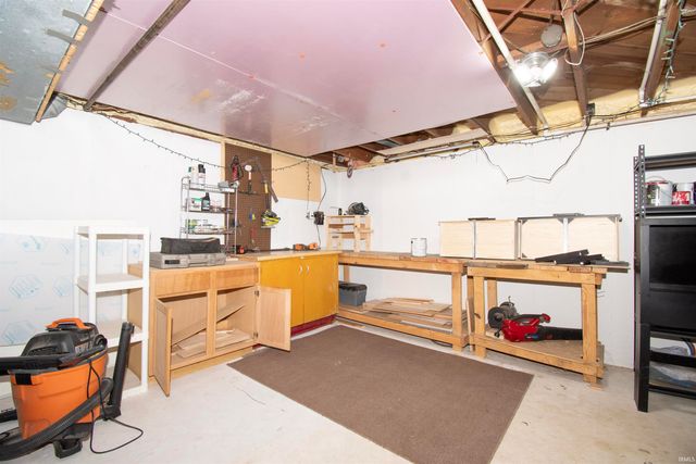 522 N Meadow Lane, Kendallville, IN 46755