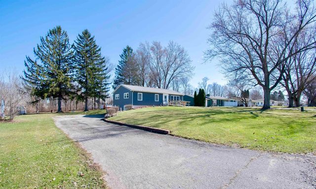 522 N Meadow Lane, Kendallville, IN 46755