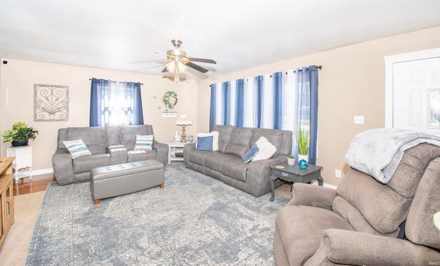 522 N Meadow Lane, Kendallville, IN 46755