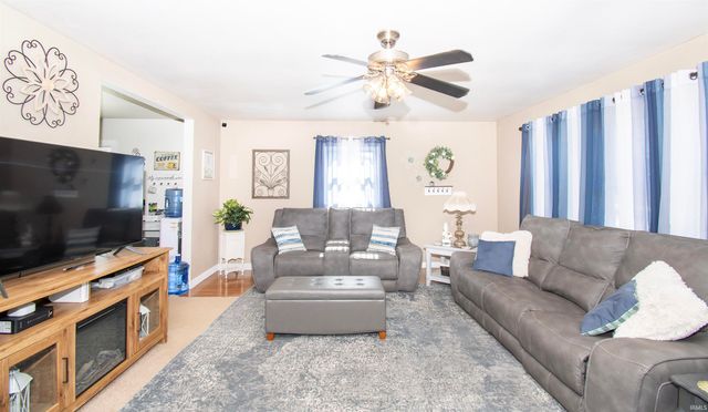 522 N Meadow Lane, Kendallville, IN 46755