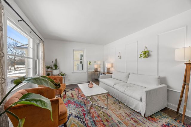 6124 Thomas Avenue S, Minneapolis, MN 55410