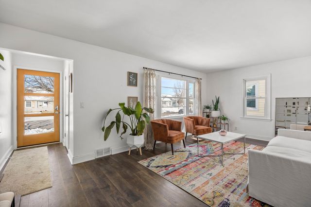 6124 Thomas Avenue S, Minneapolis, MN 55410