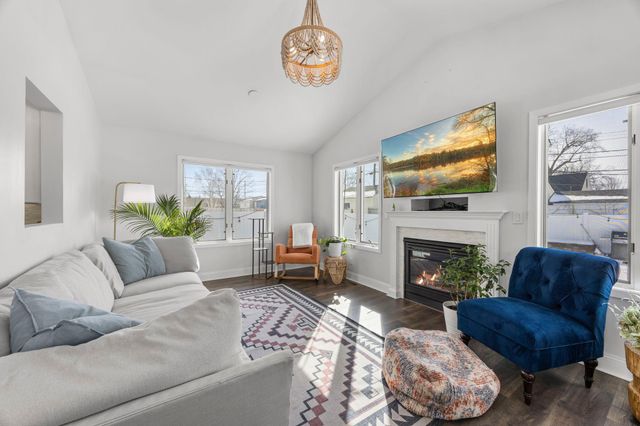 6124 Thomas Avenue S, Minneapolis, MN 55410