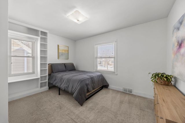 6124 Thomas Avenue S, Minneapolis, MN 55410