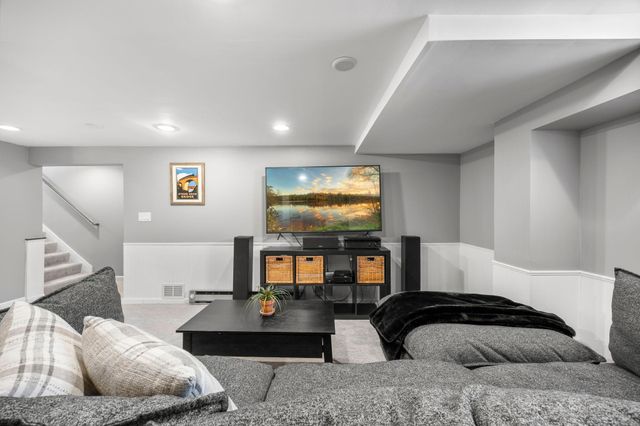 6124 Thomas Avenue S, Minneapolis, MN 55410