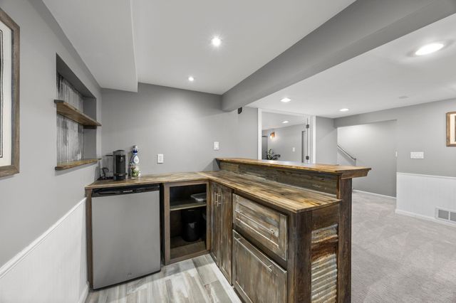 6124 Thomas Avenue S, Minneapolis, MN 55410