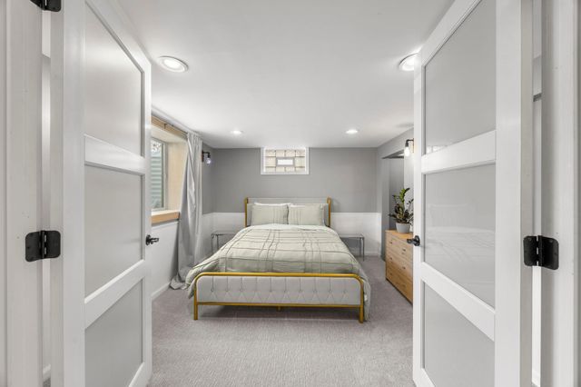 6124 Thomas Avenue S, Minneapolis, MN 55410