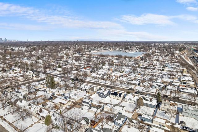 6124 Thomas Avenue S, Minneapolis, MN 55410