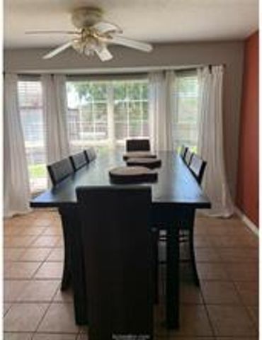 1214 Remington, College Station, TX 77845