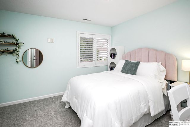 4950 S 176 Avenue, Omaha, NE 68135