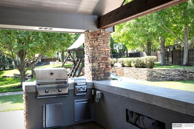 4950 S 176 Avenue, Omaha, NE 68135
