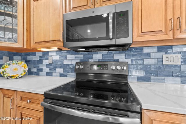 1702 Victory Ct, Prospect, KY 40059