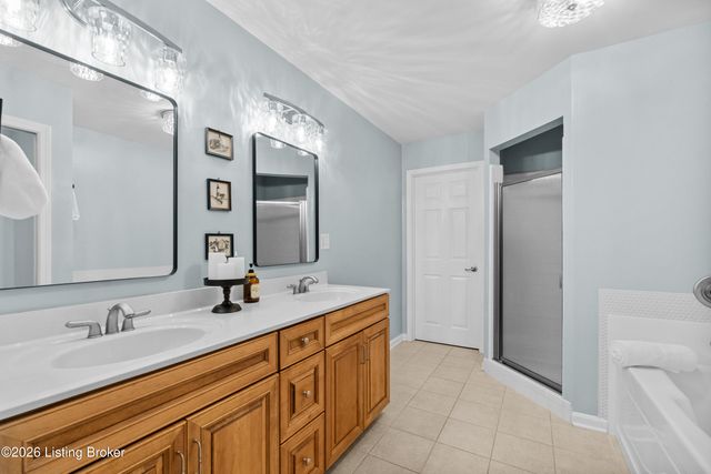1702 Victory Ct, Prospect, KY 40059