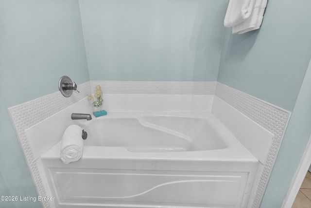 1702 Victory Ct, Prospect, KY 40059
