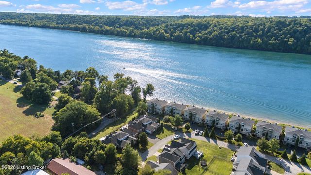 1702 Victory Ct, Prospect, KY 40059