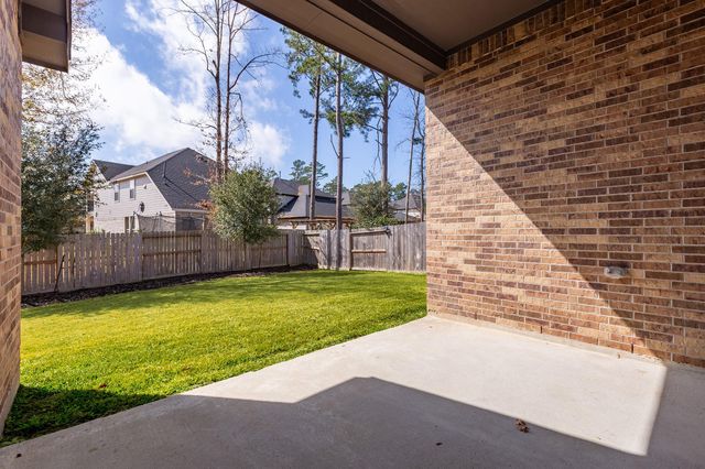 107 Yellow Perch Way, Conroe, TX 77318