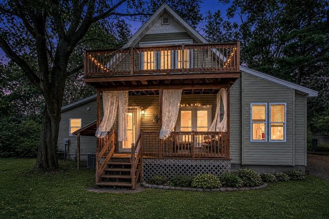 627 Francis Street, South Haven, MI 49090