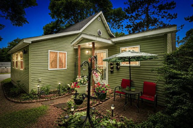 627 Francis Street, South Haven, MI 49090
