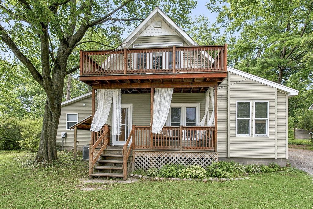 627 Francis Street, South Haven, MI 49090