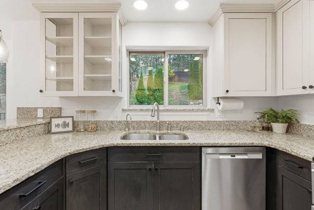 5821 N Del Rey Dr, Otis Orchards, WA 99027