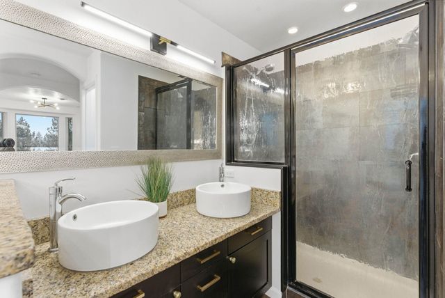 5821 N Del Rey Dr, Otis Orchards, WA 99027