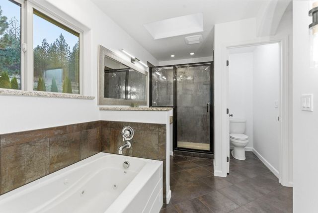 5821 N Del Rey Dr, Otis Orchards, WA 99027