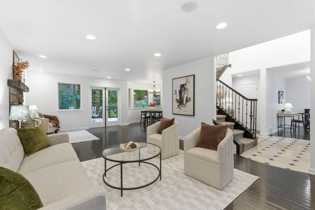 5821 N Del Rey Dr, Otis Orchards, WA 99027