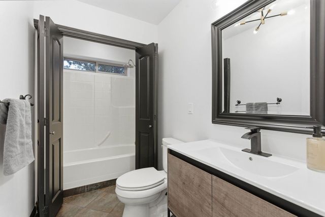 5821 N Del Rey Dr, Otis Orchards, WA 99027