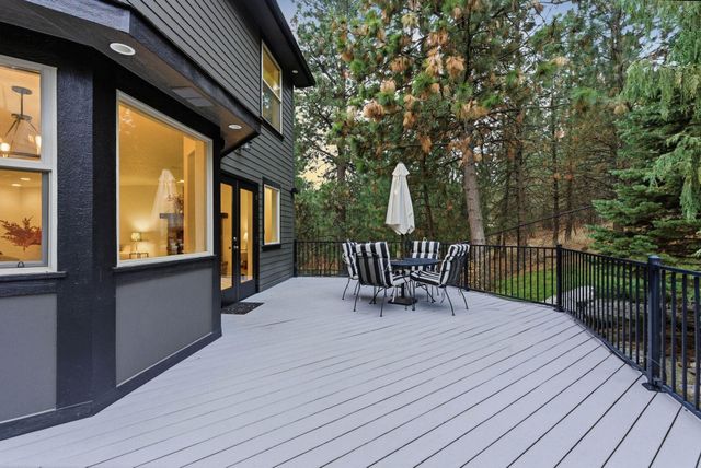 5821 N Del Rey Dr, Otis Orchards, WA 99027