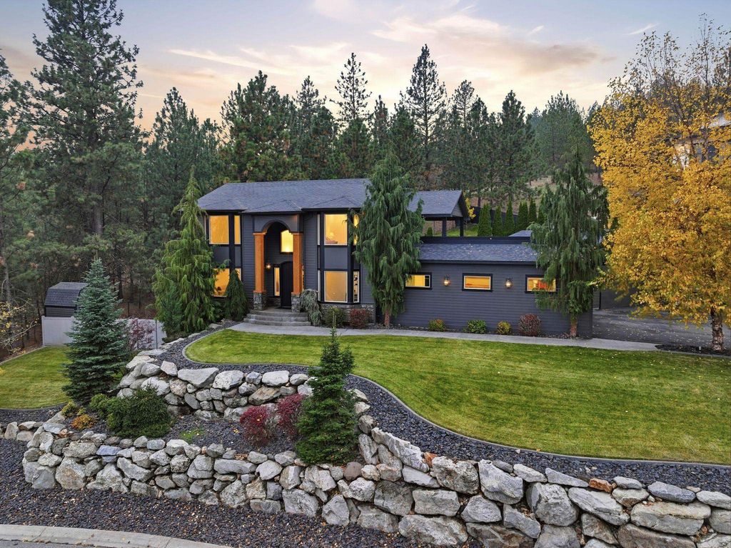 5821 N Del Rey Dr, Otis Orchards, WA 99027