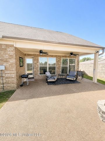 1436 N Arbor Lake Drive, Horn Lake, MS 38637