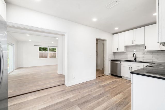 5384 56TH AVENUE N, St Petersburg, FL 33709