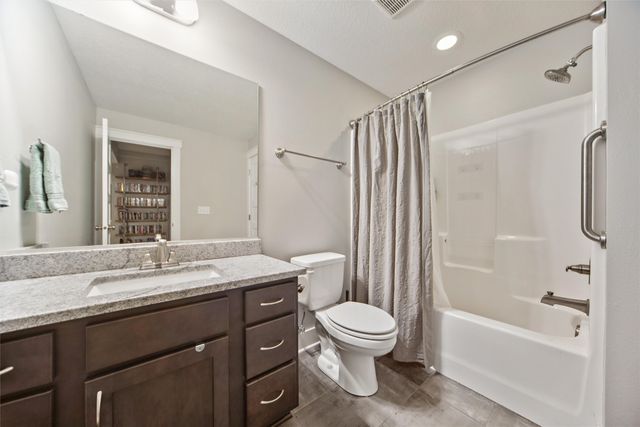 1757 NW 72nd Place, Ankeny, IA 50023