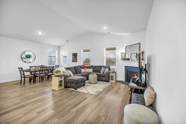 635 Snap Dragon Ln, Hendersonville, TN 37075