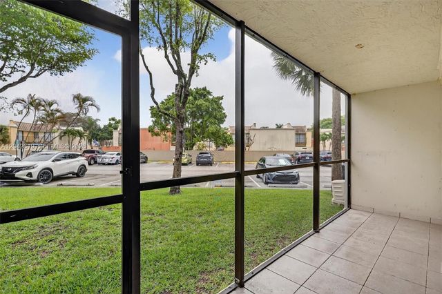 8065 SW 107th Avenue 106, Miami, FL 33173